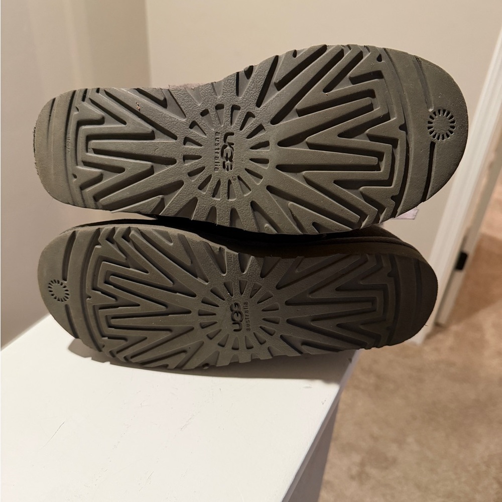 UGG Bailey Bow II Boots - Picture 3 of 12